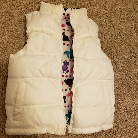 Girl's puffy vest - Picture 2 of 3